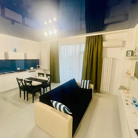 Boudoir Tropical Apartment Navodari