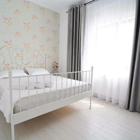Boudoir Tropical